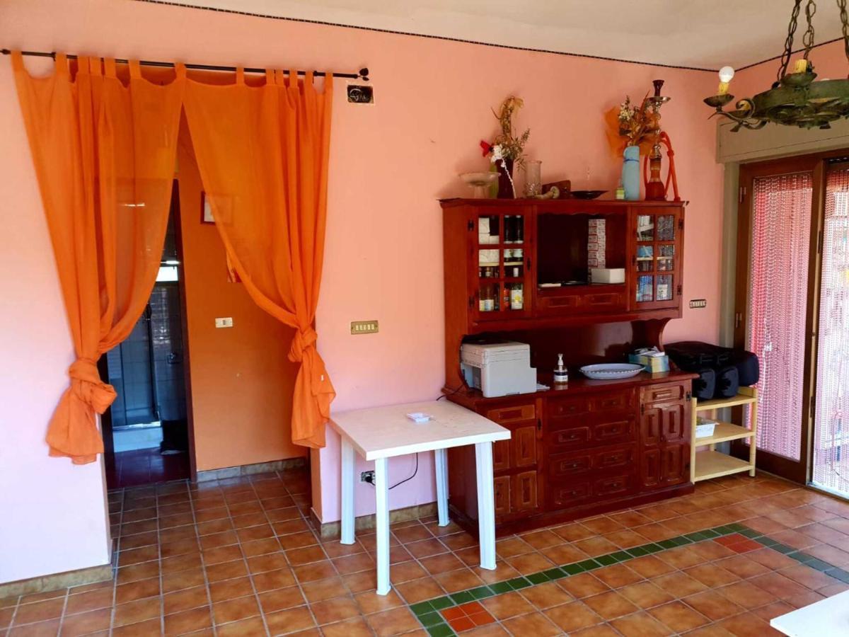 Villa Parco Morello Piano Terra Villarosa Bagian luar foto